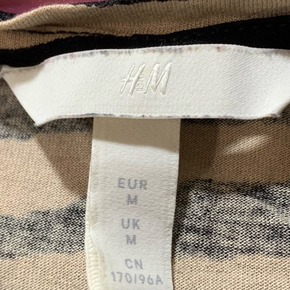 H&M top Short Sleeve Top Zebra print top Size UK M Black and Beige stripes - Picture 4 of 5
